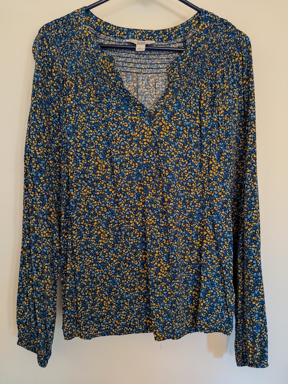 croft & barrow Blue and Yellow Floral V-Neck Long Sleeve Top
